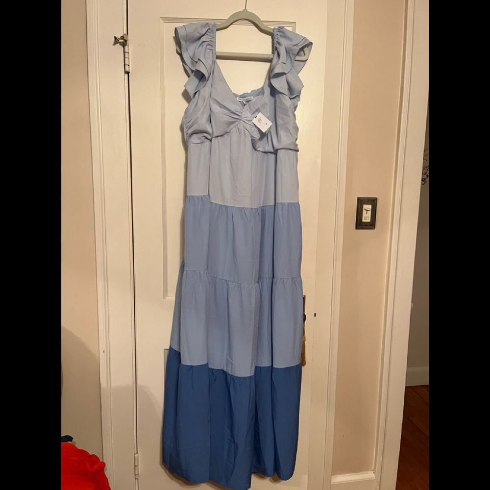 Plus size colorblock tiered maxi dress